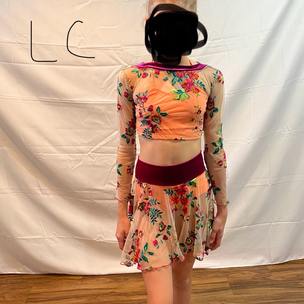 New never worn costume